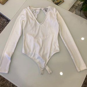 Long sleeved V-neck, backless lace, body suit